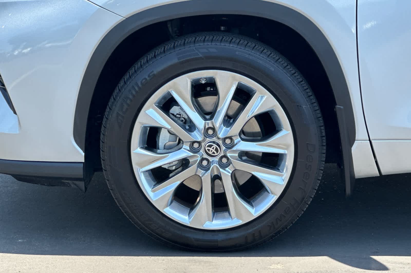 2020 Toyota Highlander Limited 25