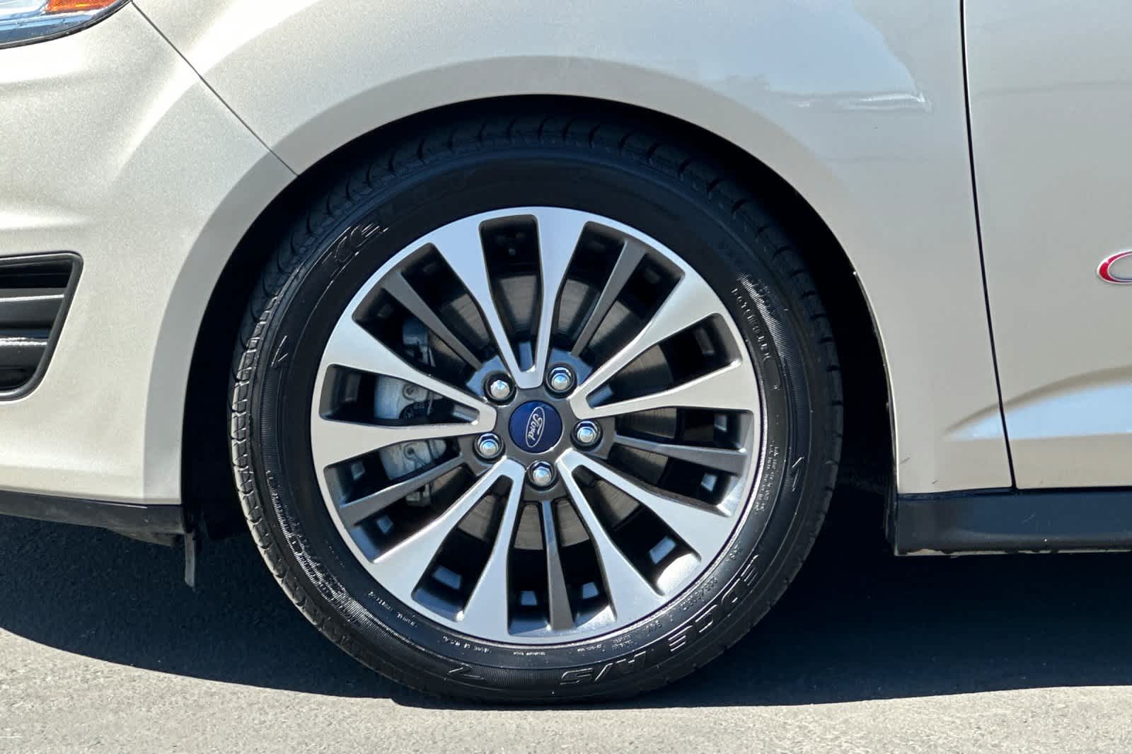 Thumbnail: 2017 Ford C-Max - 26