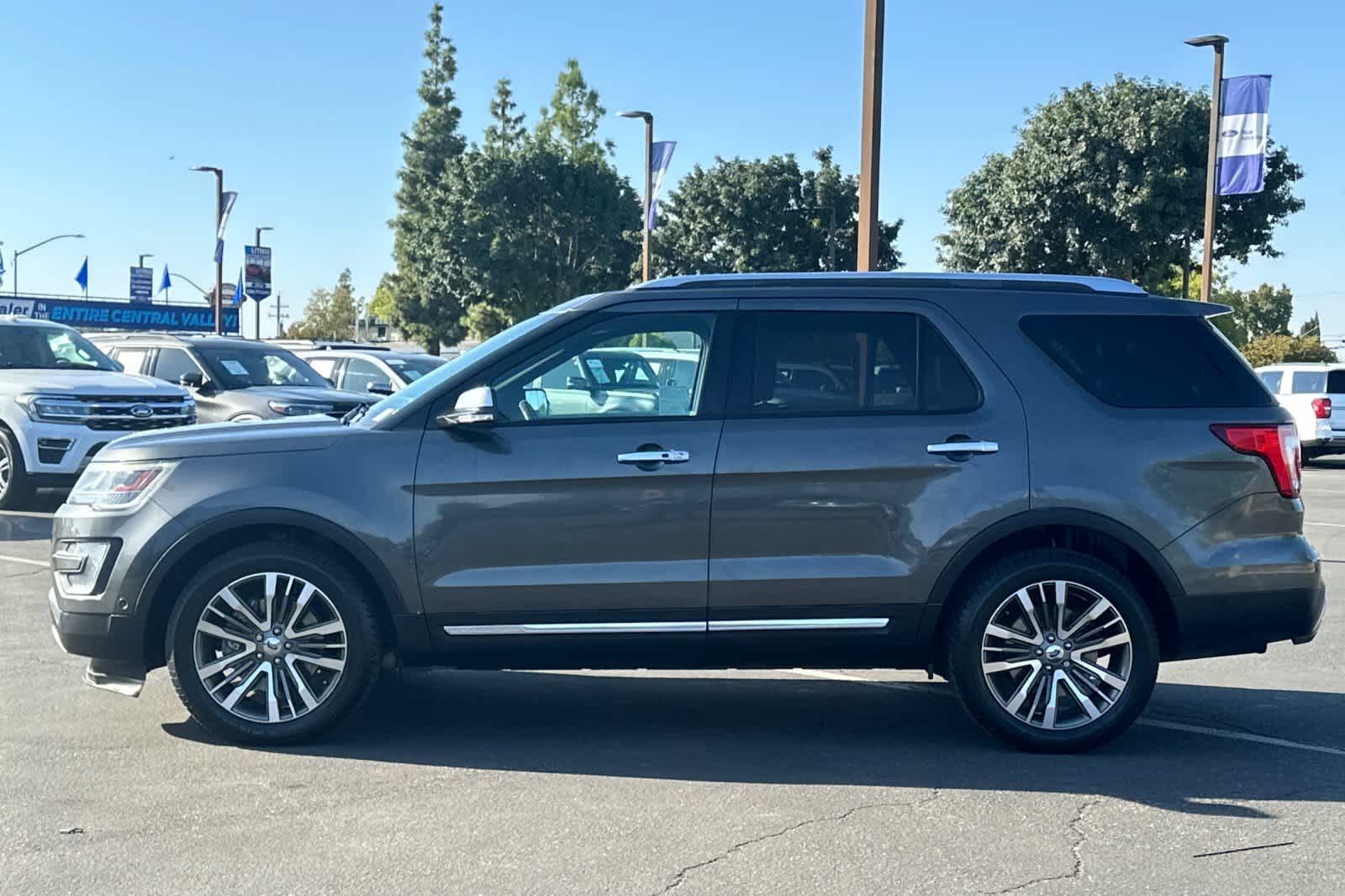 Thumbnail: 2017 Ford Explorer - 5