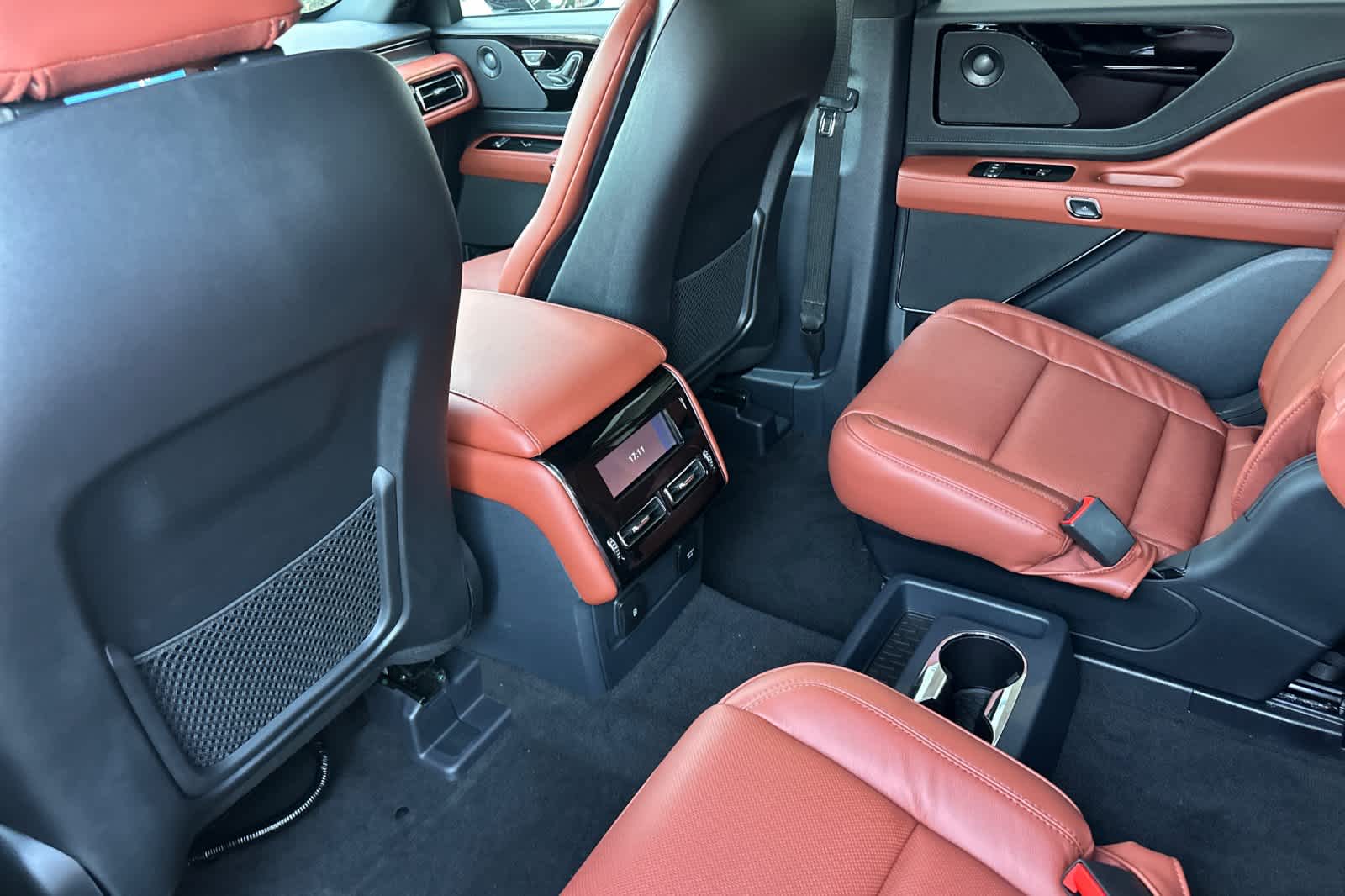 Thumbnail: 2025 Lincoln Aviator - 4