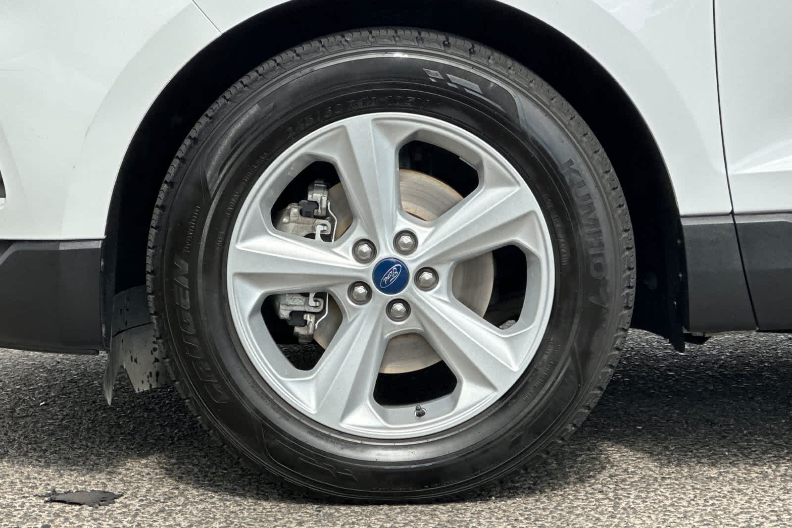 Thumbnail: 2019 Ford Edge - 27