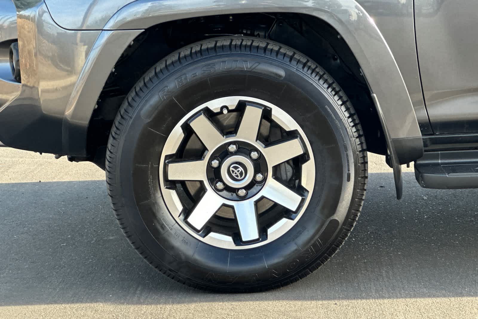 Thumbnail: 2022 Toyota 4Runner - 28