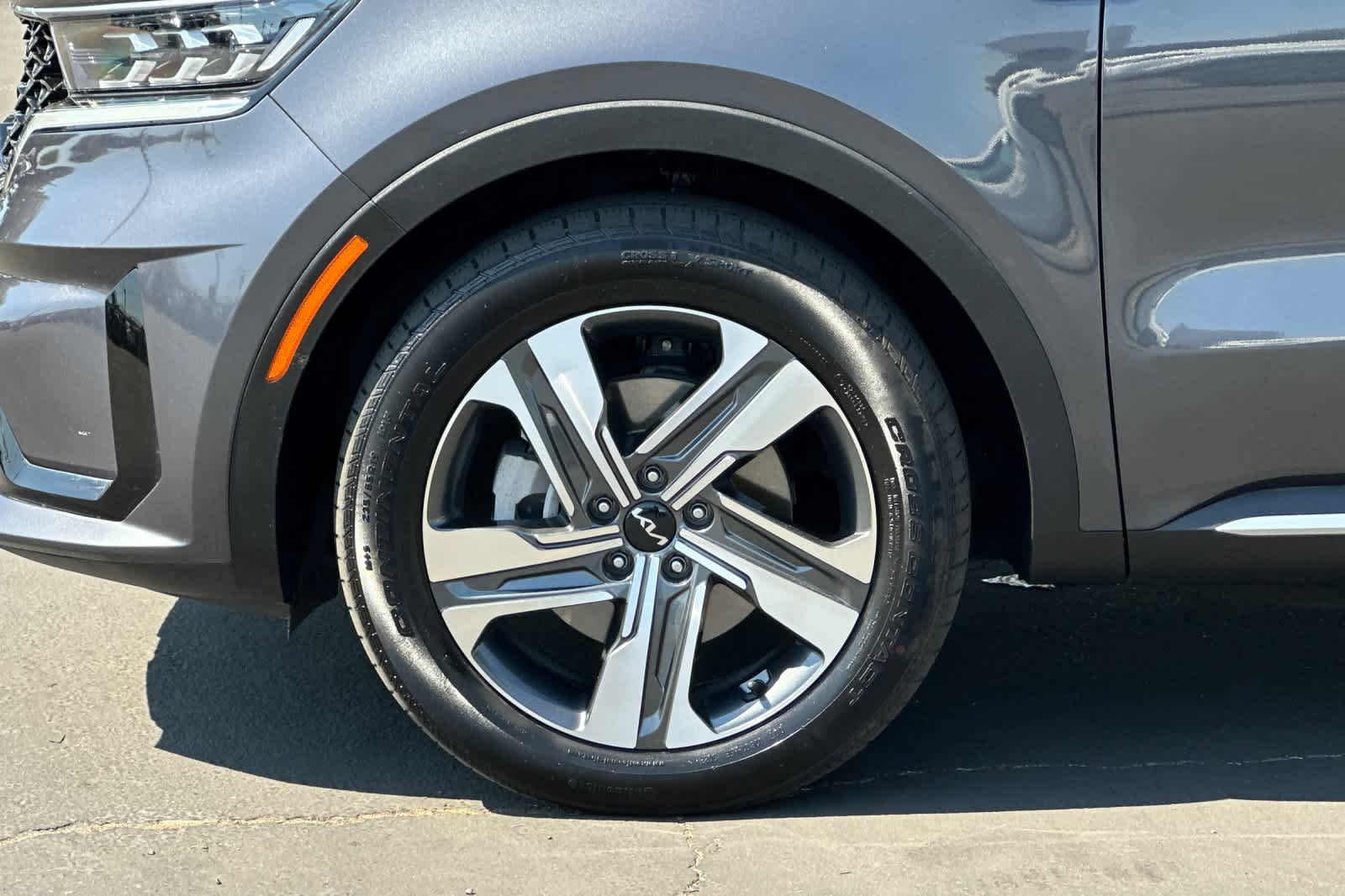 Thumbnail: 2023 Kia Sorento - 25