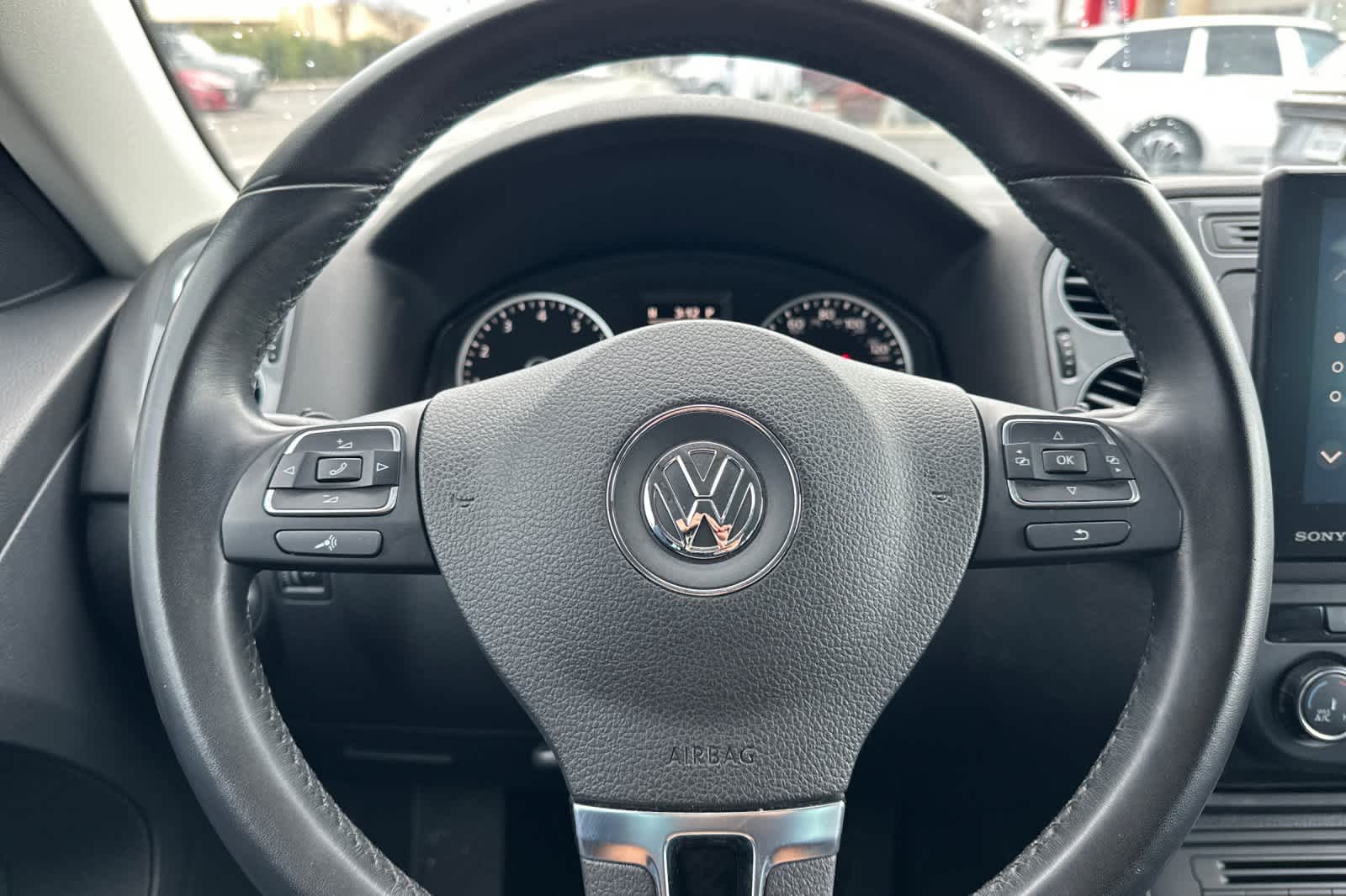 Thumbnail: 2014 Volkswagen Tiguan - 22