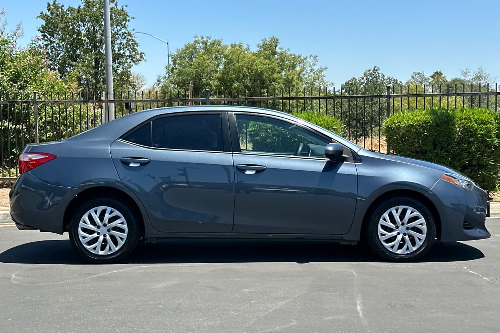 Thumbnail: 2017 Toyota Corolla - 8