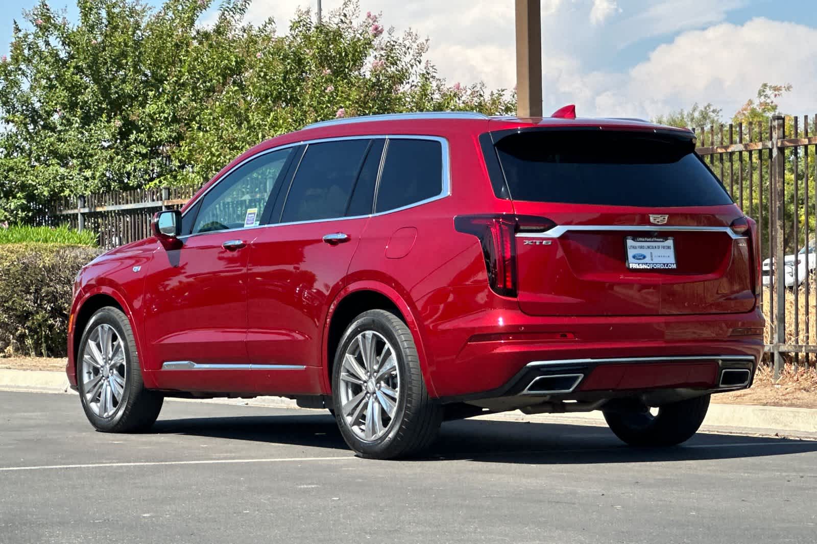 Thumbnail: 2021 Cadillac XT6 - 6