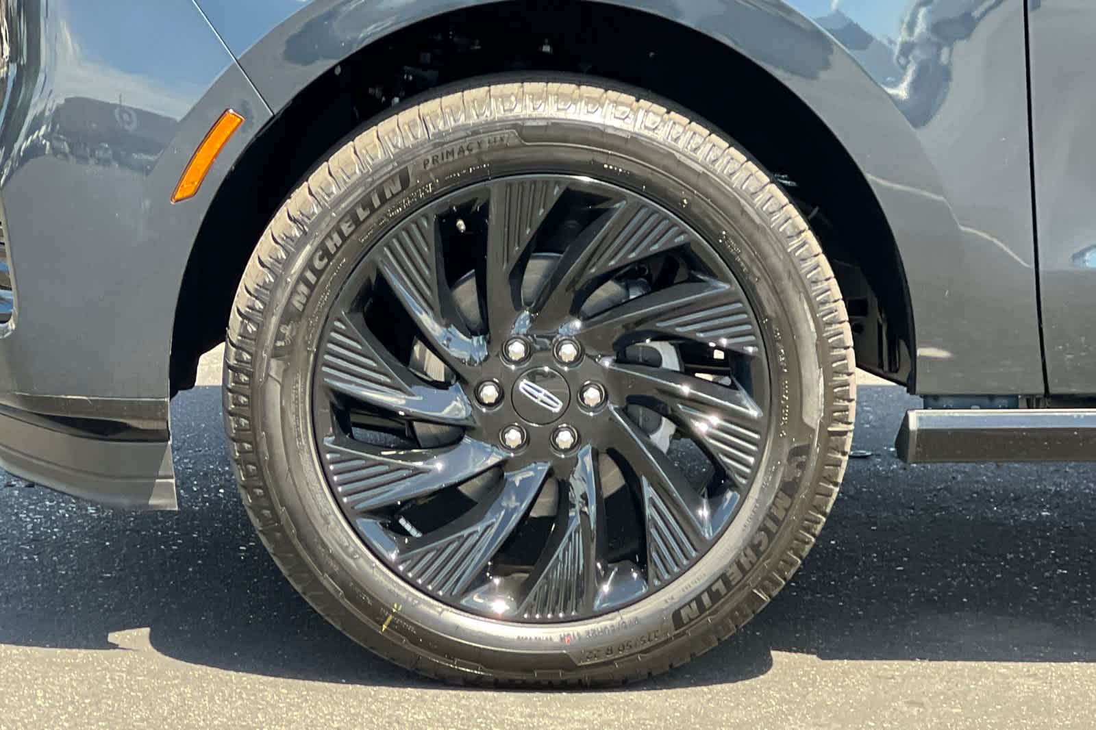 Thumbnail: 2026 Lincoln Navigator L - 28