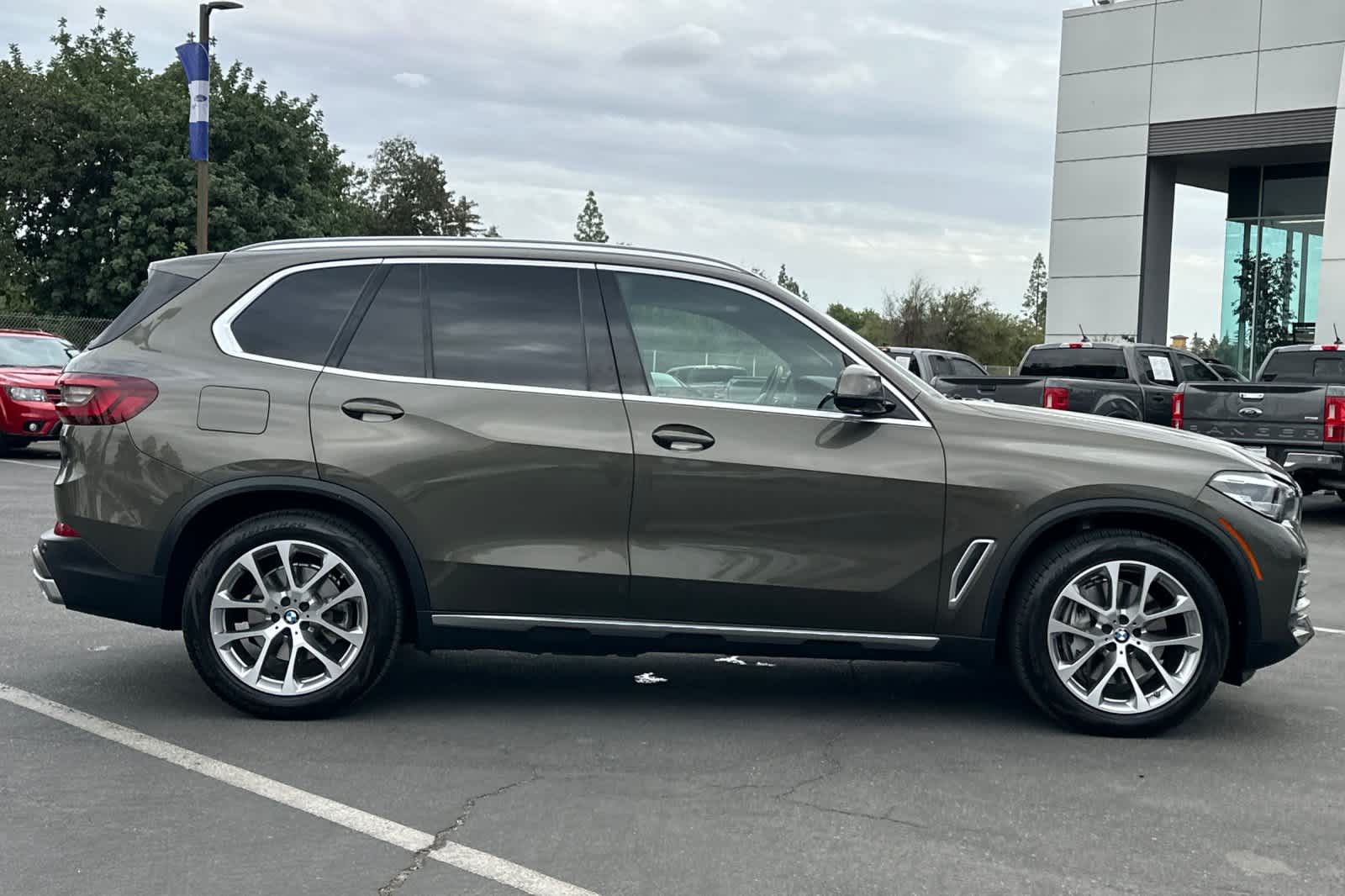 Thumbnail: 2021 BMW X5 - 9
