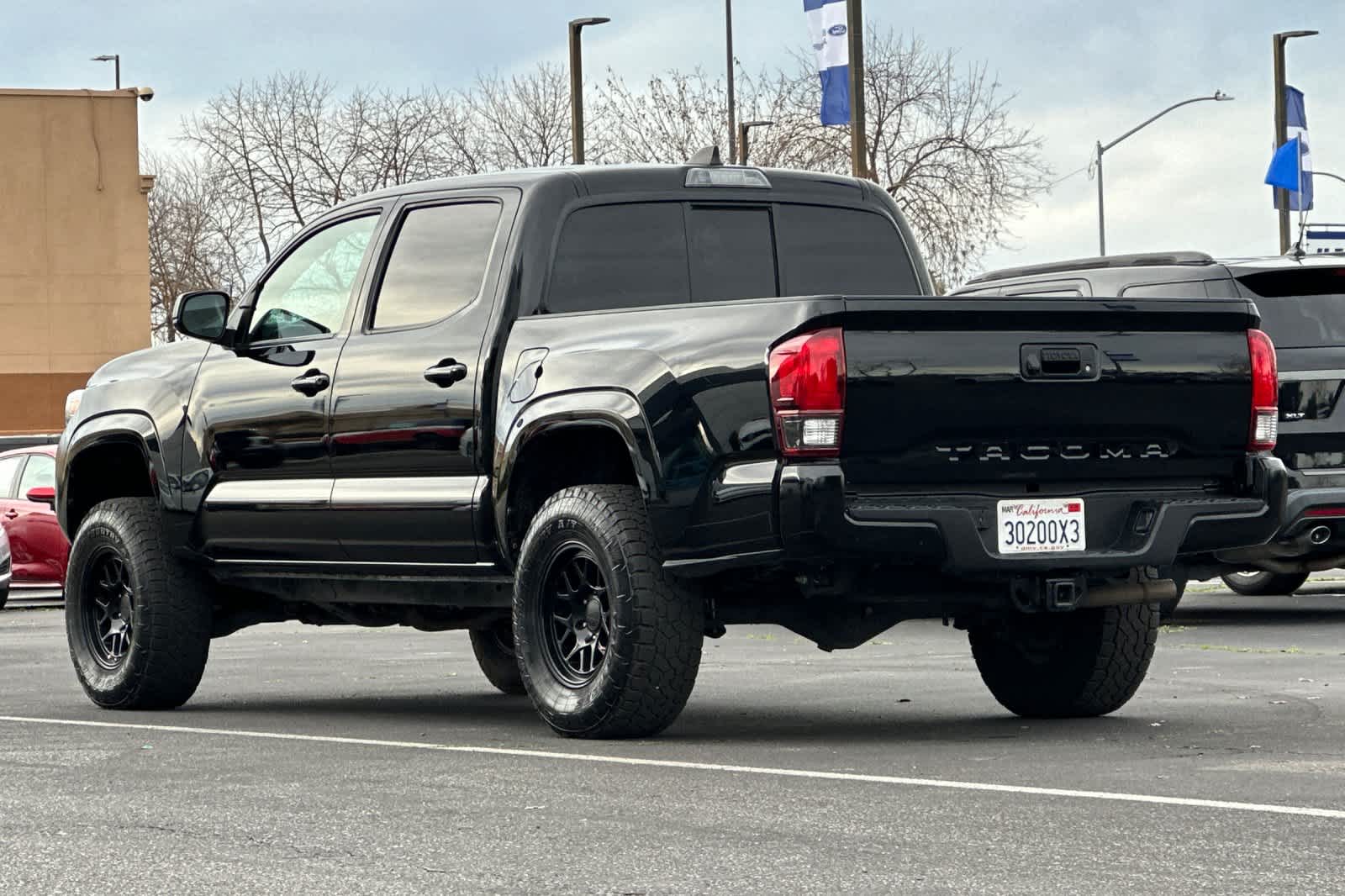 Thumbnail: 2022 Toyota Tacoma - 6