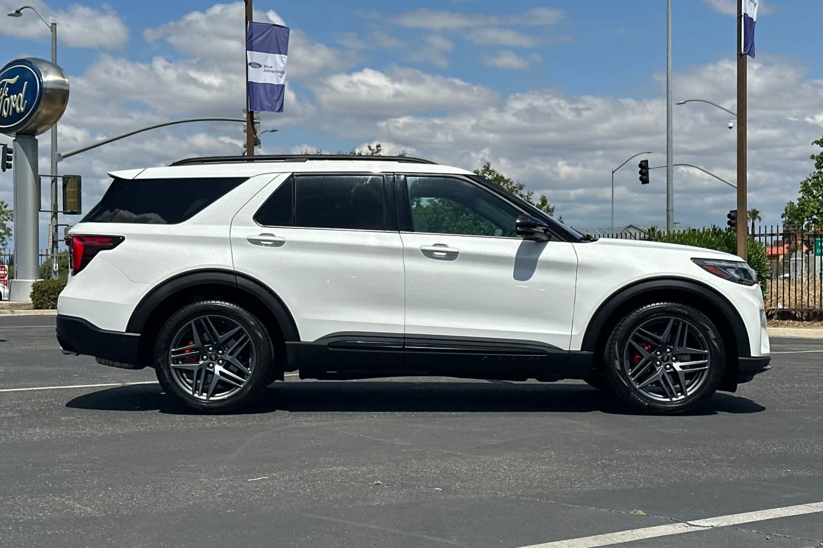 Thumbnail: 2025 Ford Explorer - 9