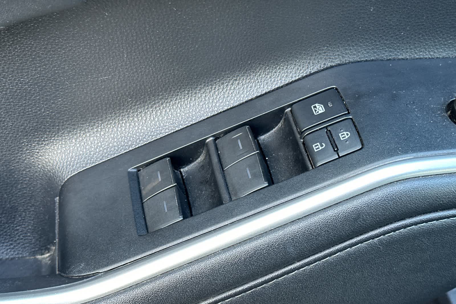 Thumbnail: 2021 Toyota Highlander - 13