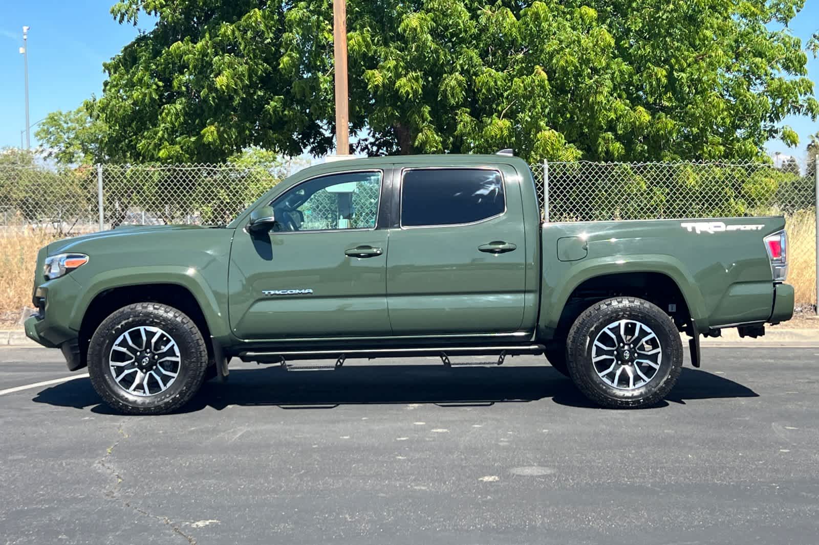 Thumbnail: 2021 Toyota Tacoma - 6