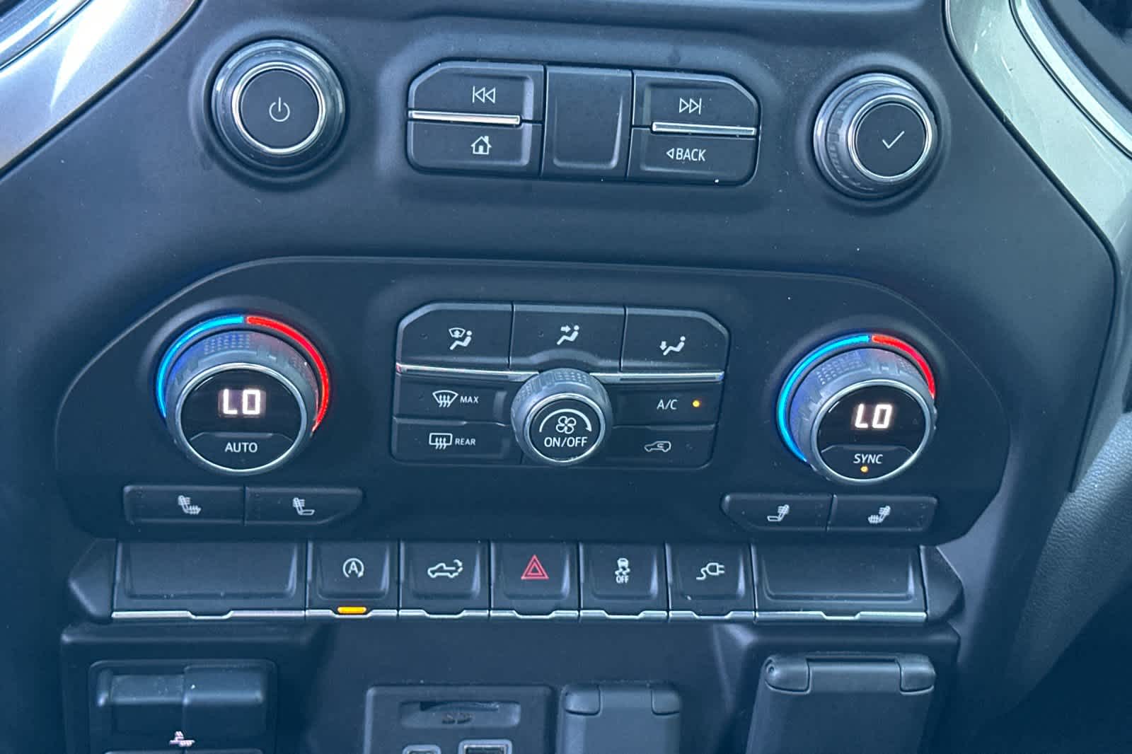 Thumbnail: 2020 Chevrolet Silverado 1500 - 20