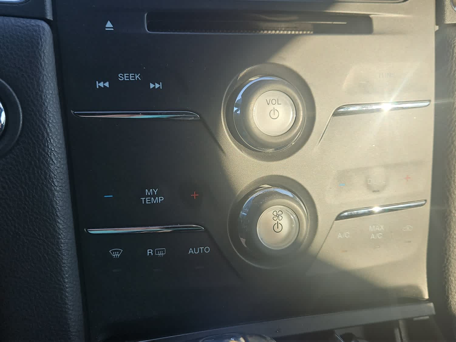 Thumbnail: 2016 Ford Taurus - 17