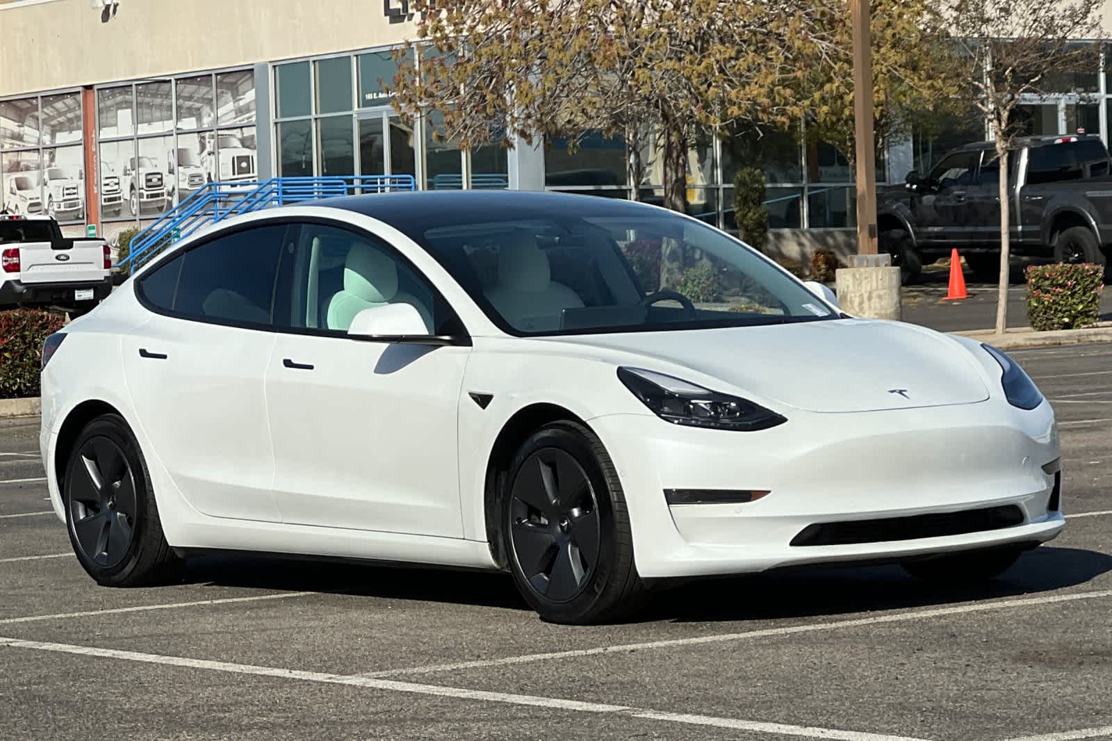 Thumbnail: 2022 Tesla Model 3 - 9