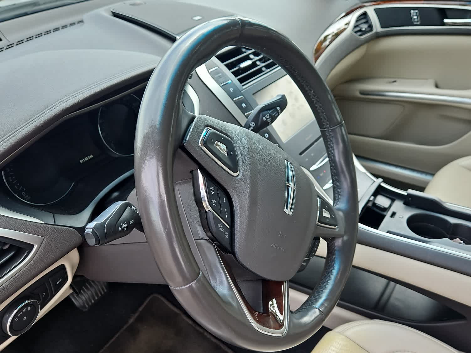 Thumbnail: 2016 Lincoln MKZ - 2