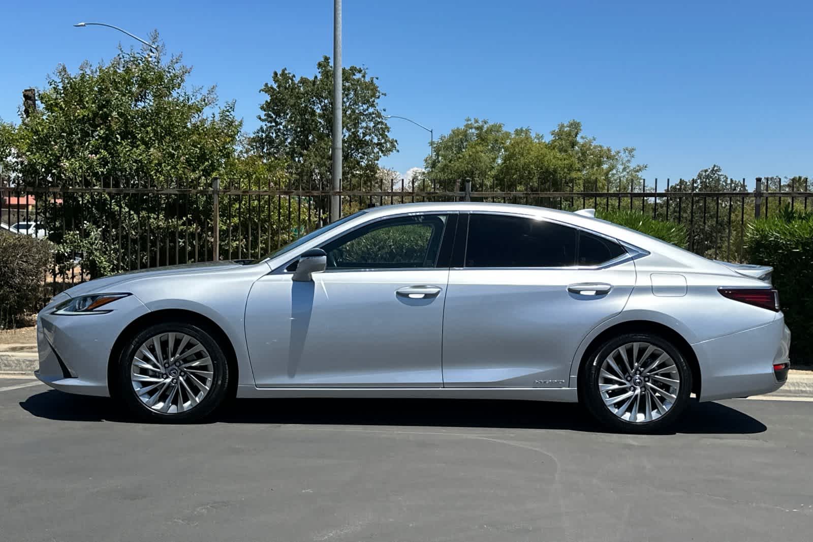 Thumbnail: 2019 Lexus ES - 6