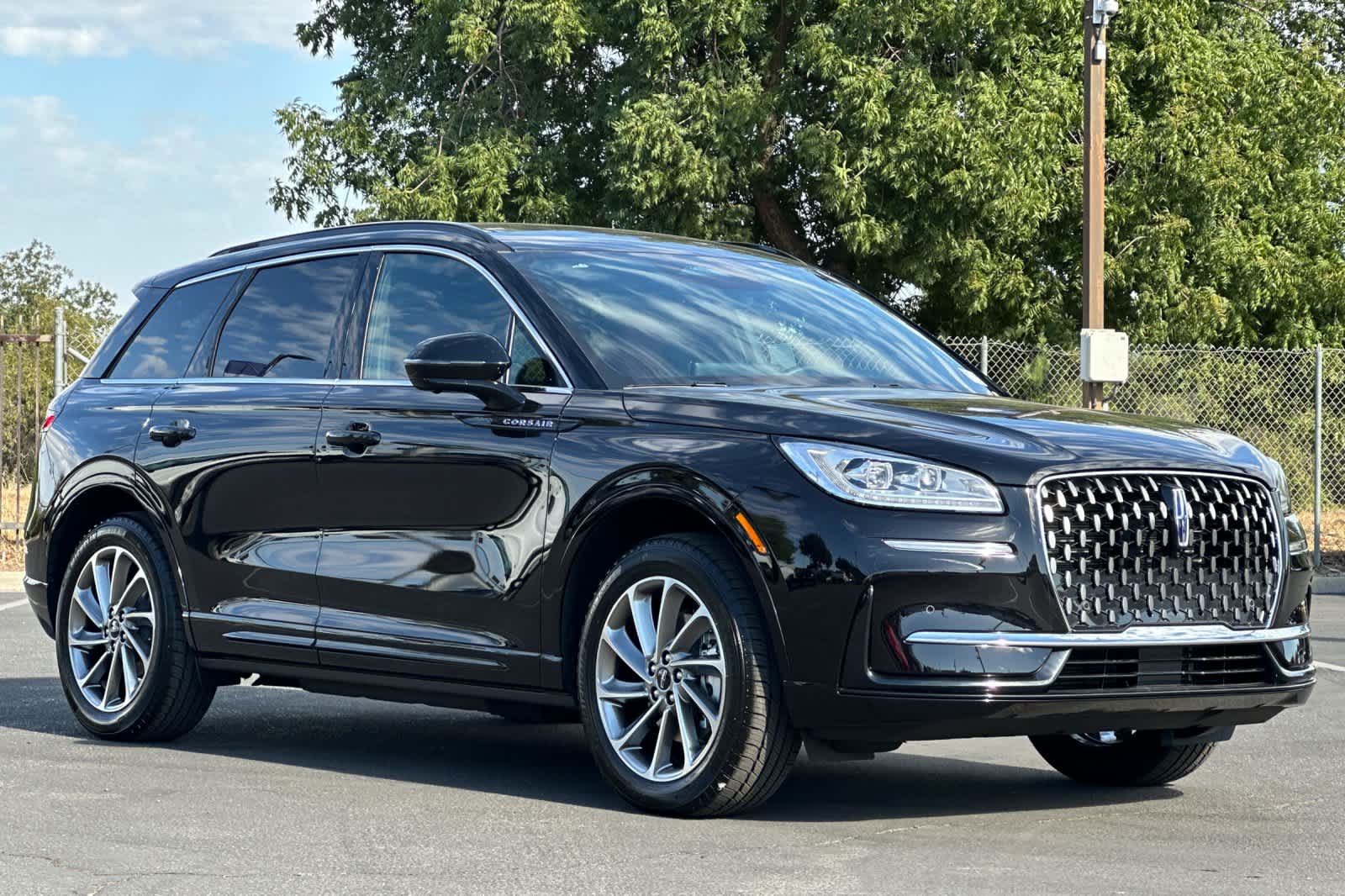 Thumbnail: 2025 Lincoln Corsair - 10