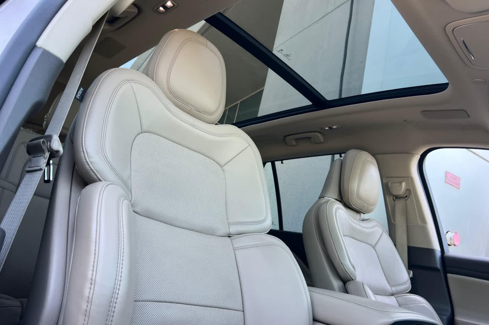 Thumbnail: 2020 Lincoln Aviator - 19