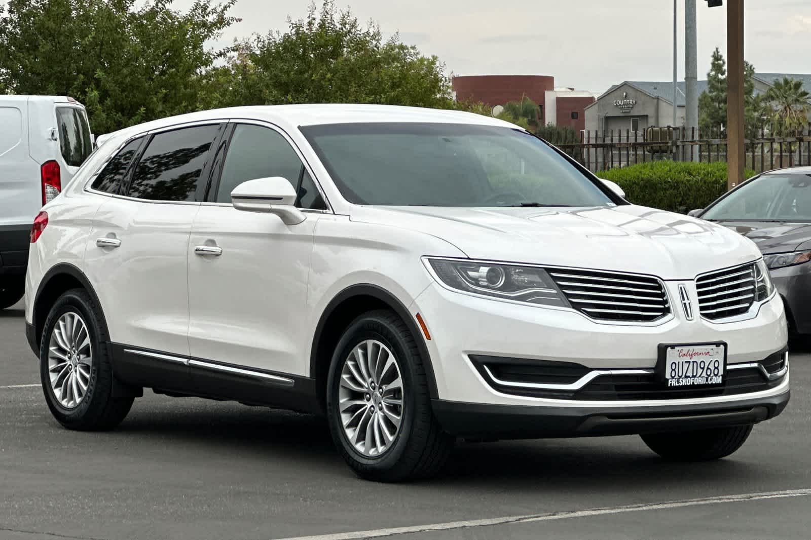Thumbnail: 2017 Lincoln MKX - 9