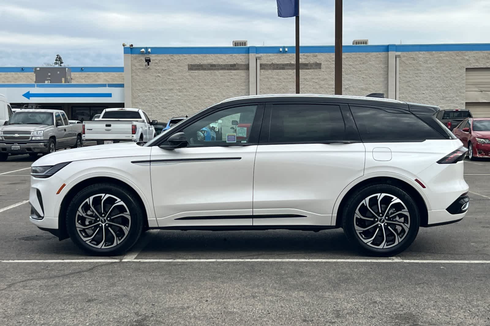 Thumbnail: 2026 Lincoln Nautilus - 5