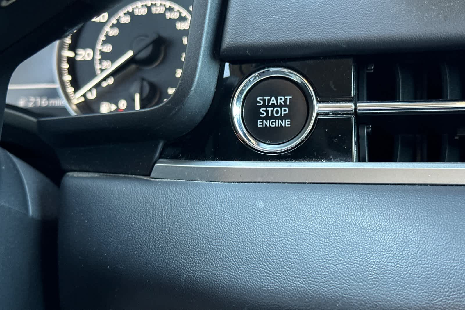 Thumbnail: 2023 Mitsubishi Outlander - 23