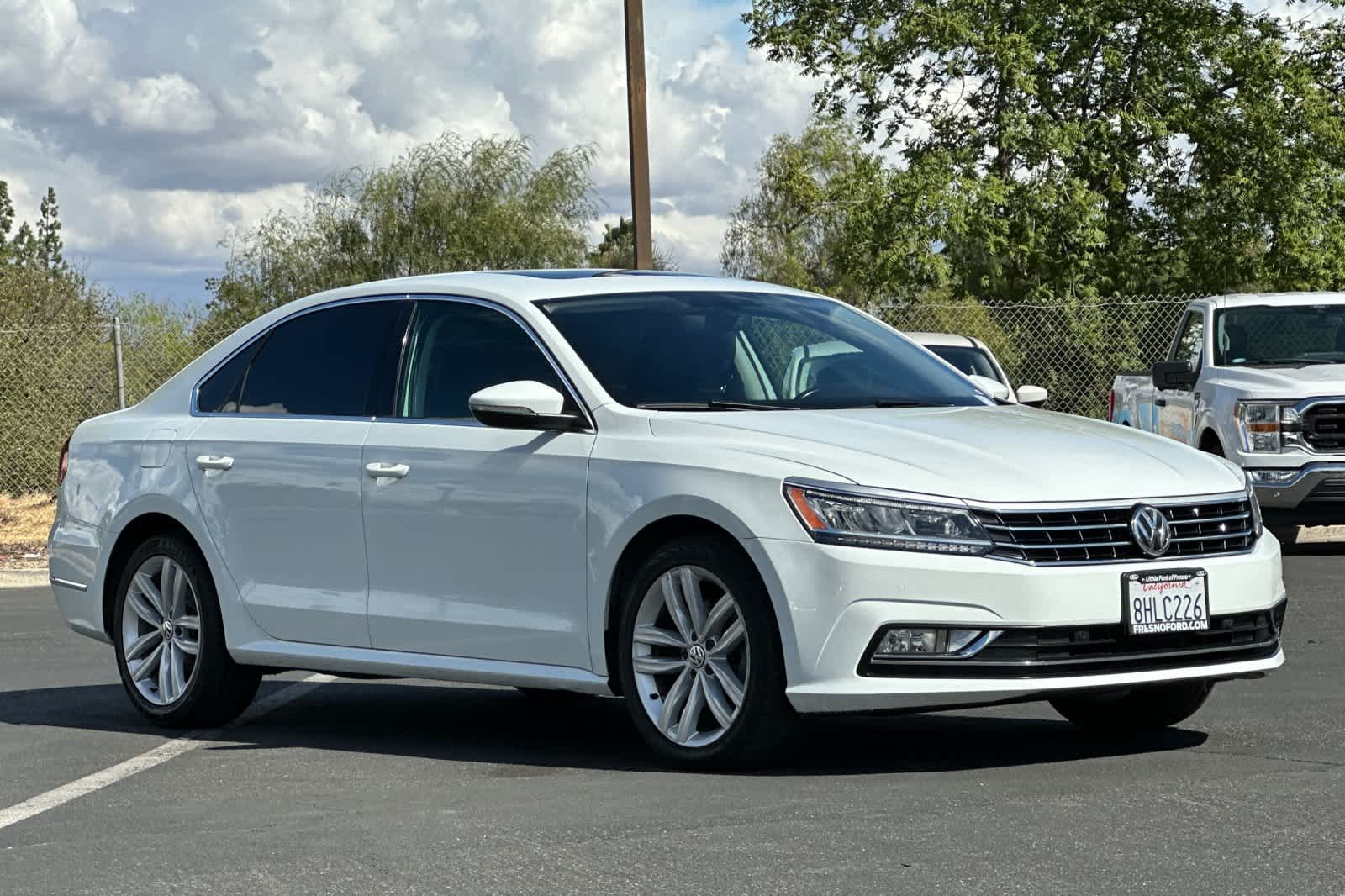 Thumbnail: 2018 Volkswagen Passat - 10