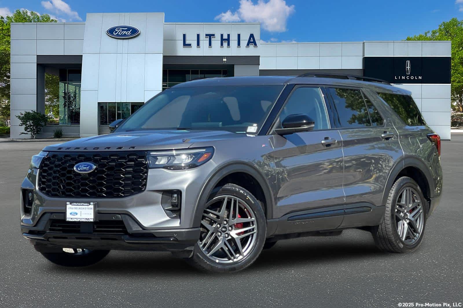 2025 Ford Explorer ST-LINE 4WD (PL535)'s photo