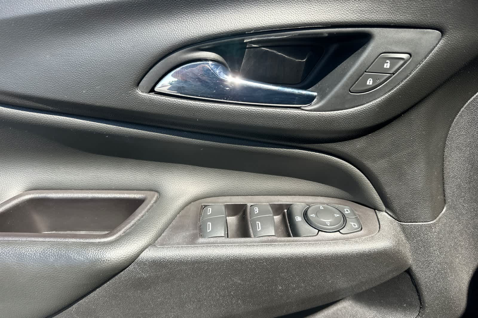 Thumbnail: 2021 Chevrolet Equinox - 12