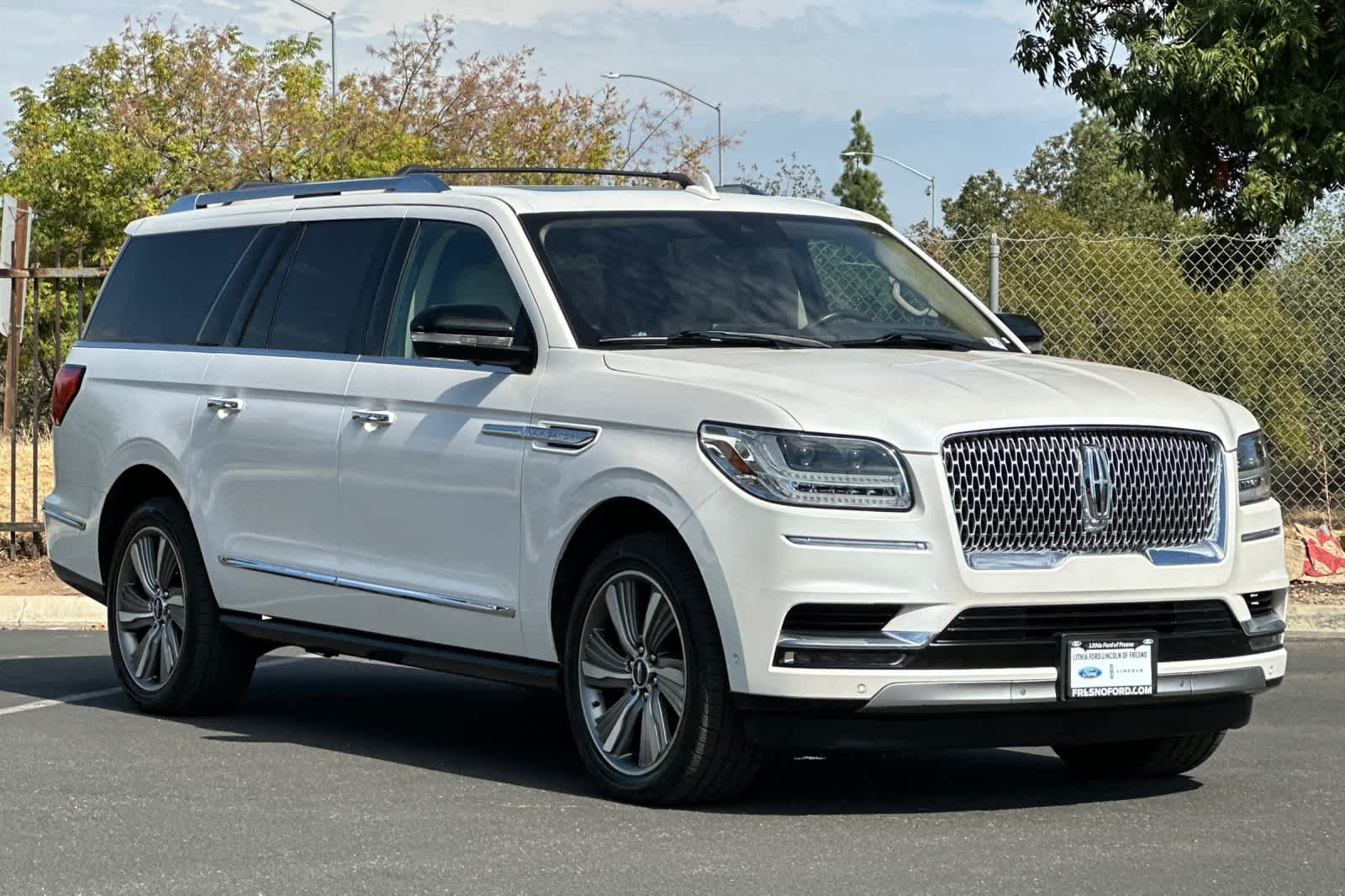 Thumbnail: 2019 Lincoln Navigator L - 9