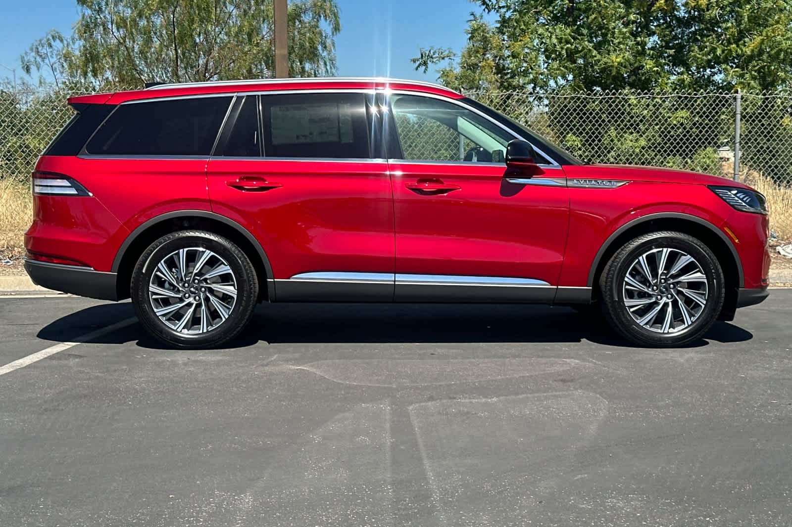 Thumbnail: 2026 Lincoln Aviator - 8