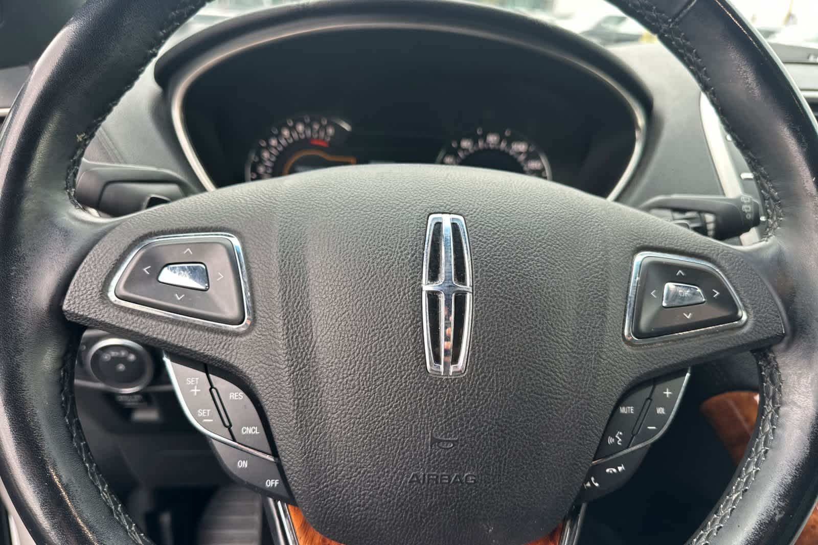 Thumbnail: 2017 Lincoln MKX - 24