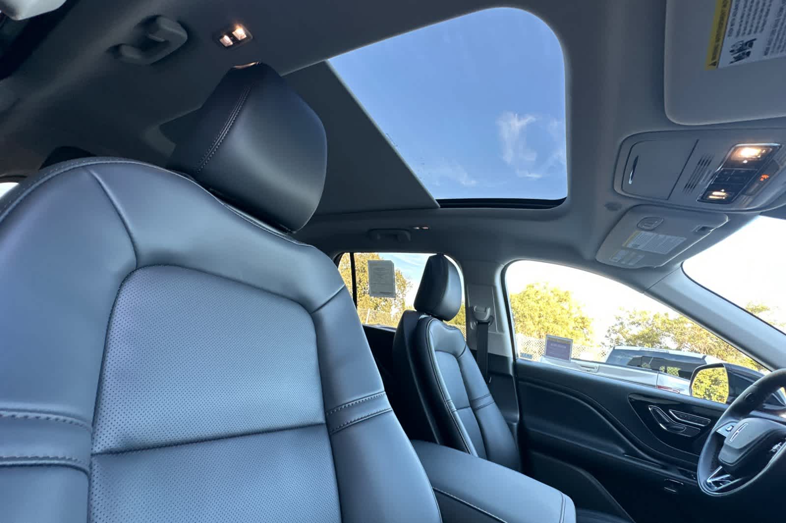 Thumbnail: 2026 Lincoln Aviator - 19