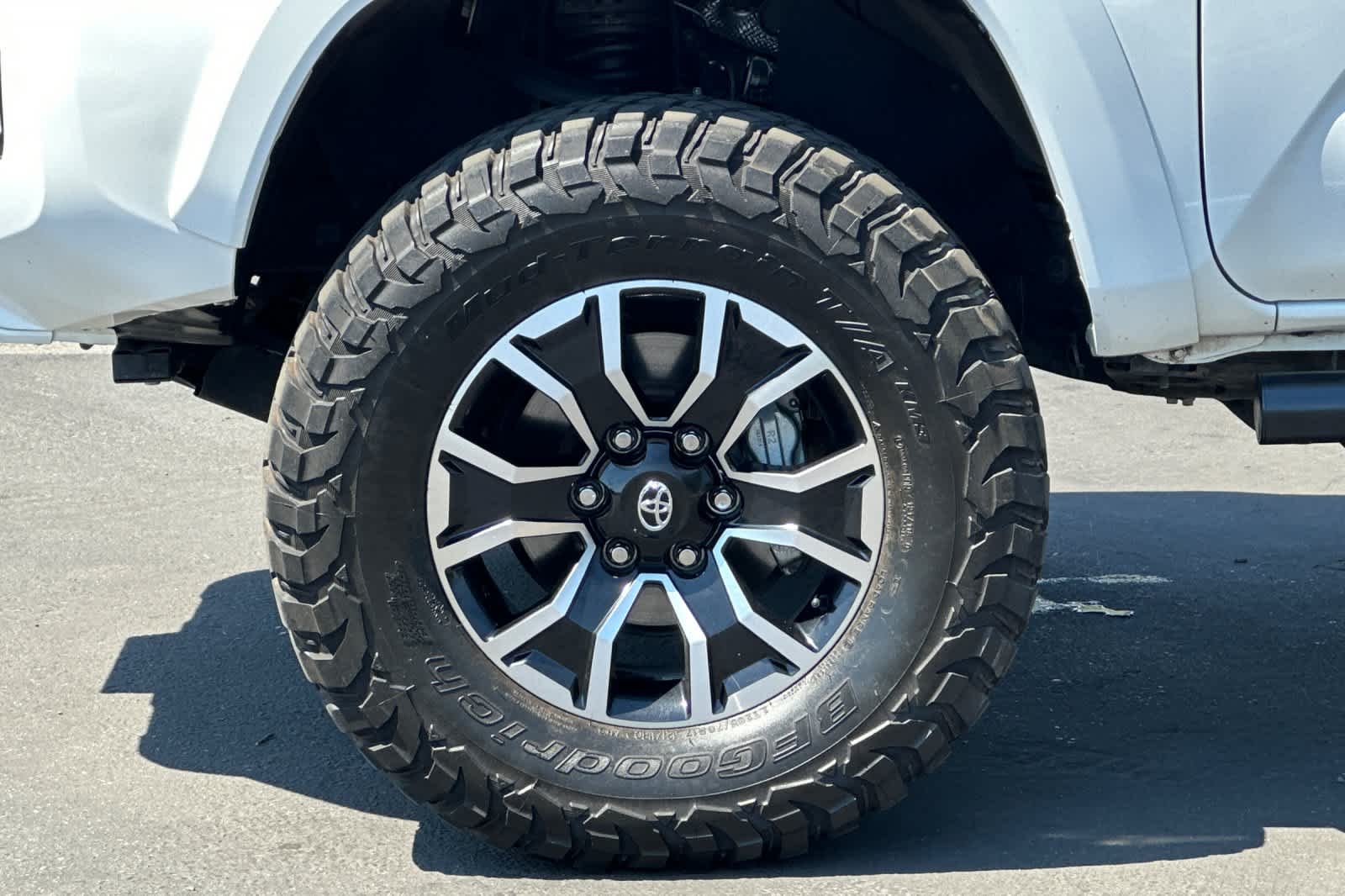 Thumbnail: 2021 Toyota Tacoma - 25