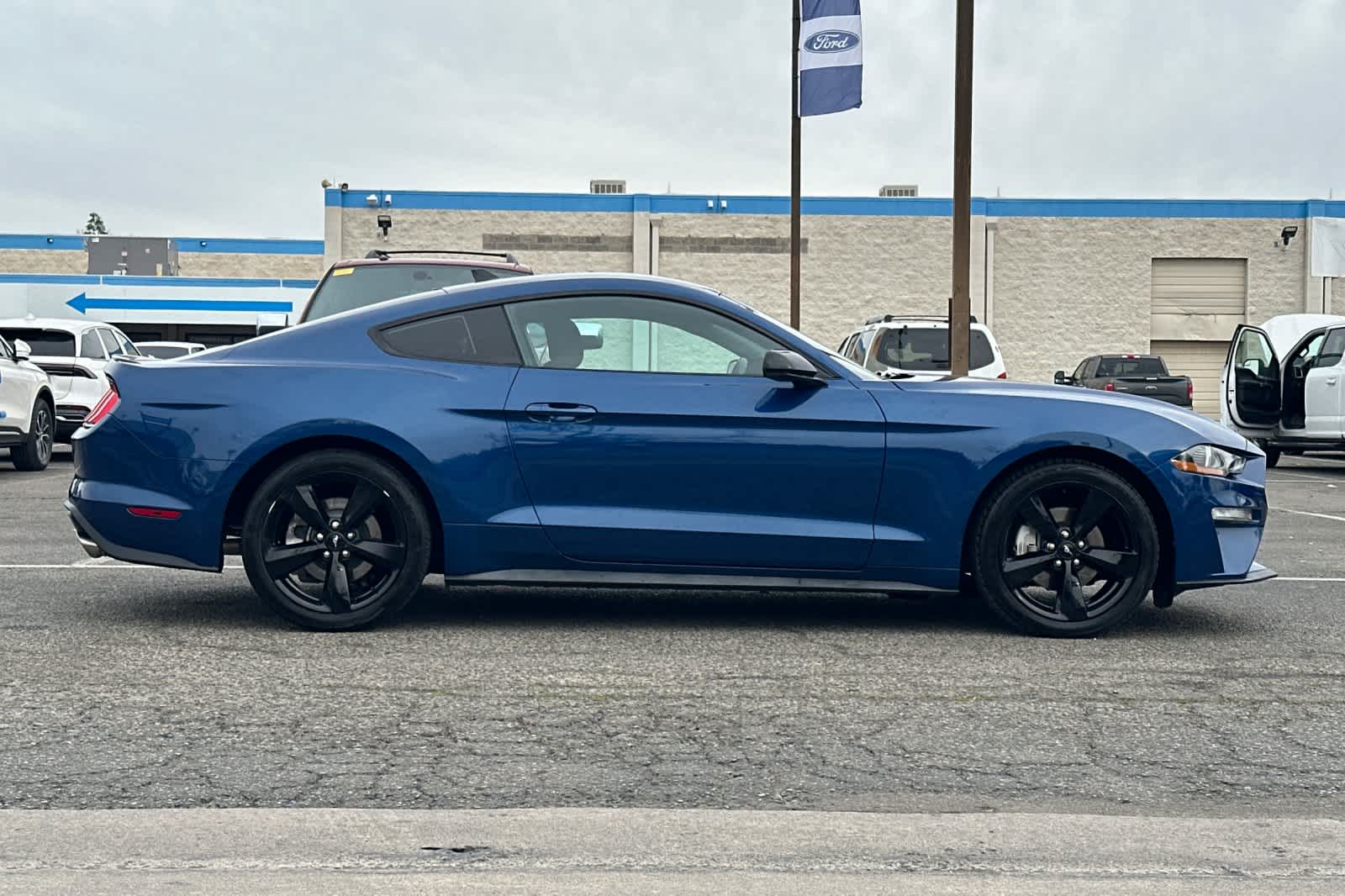 Thumbnail: 2022 Ford Mustang - 9