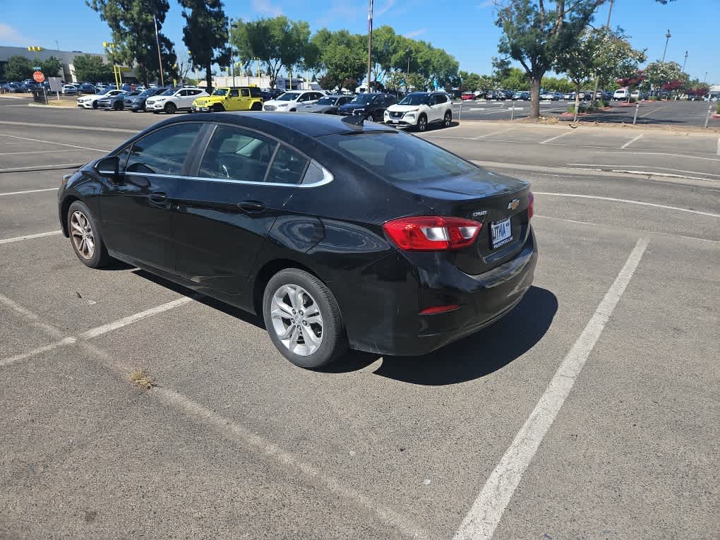 Thumbnail: 2019 Chevrolet Cruze - 6