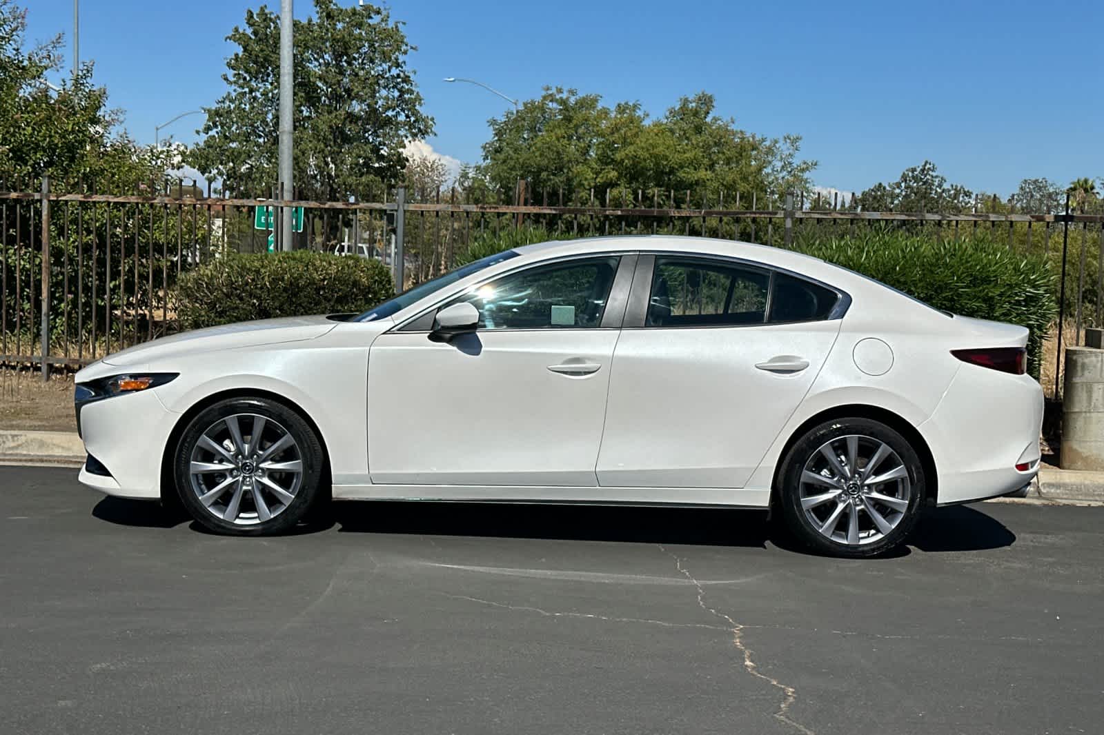 Thumbnail: 2022 Mazda Mazda3 - 5