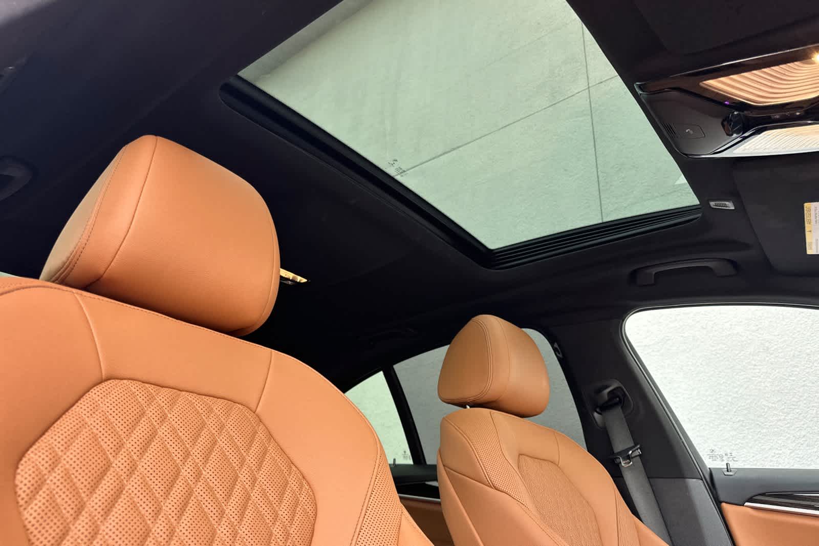 Thumbnail: 2021 BMW 5 Series - 16