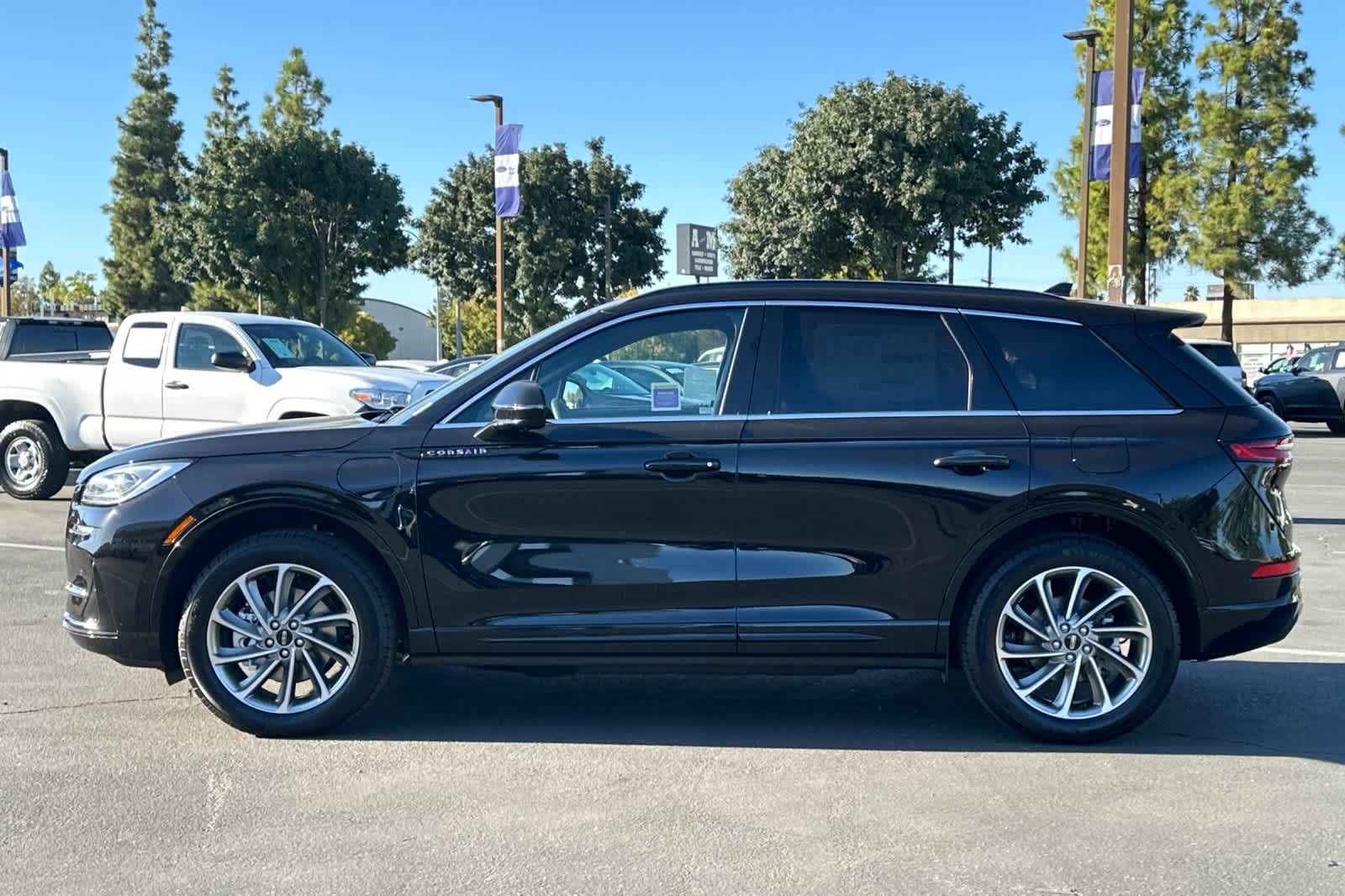 Thumbnail: 2025 Lincoln Corsair - 5