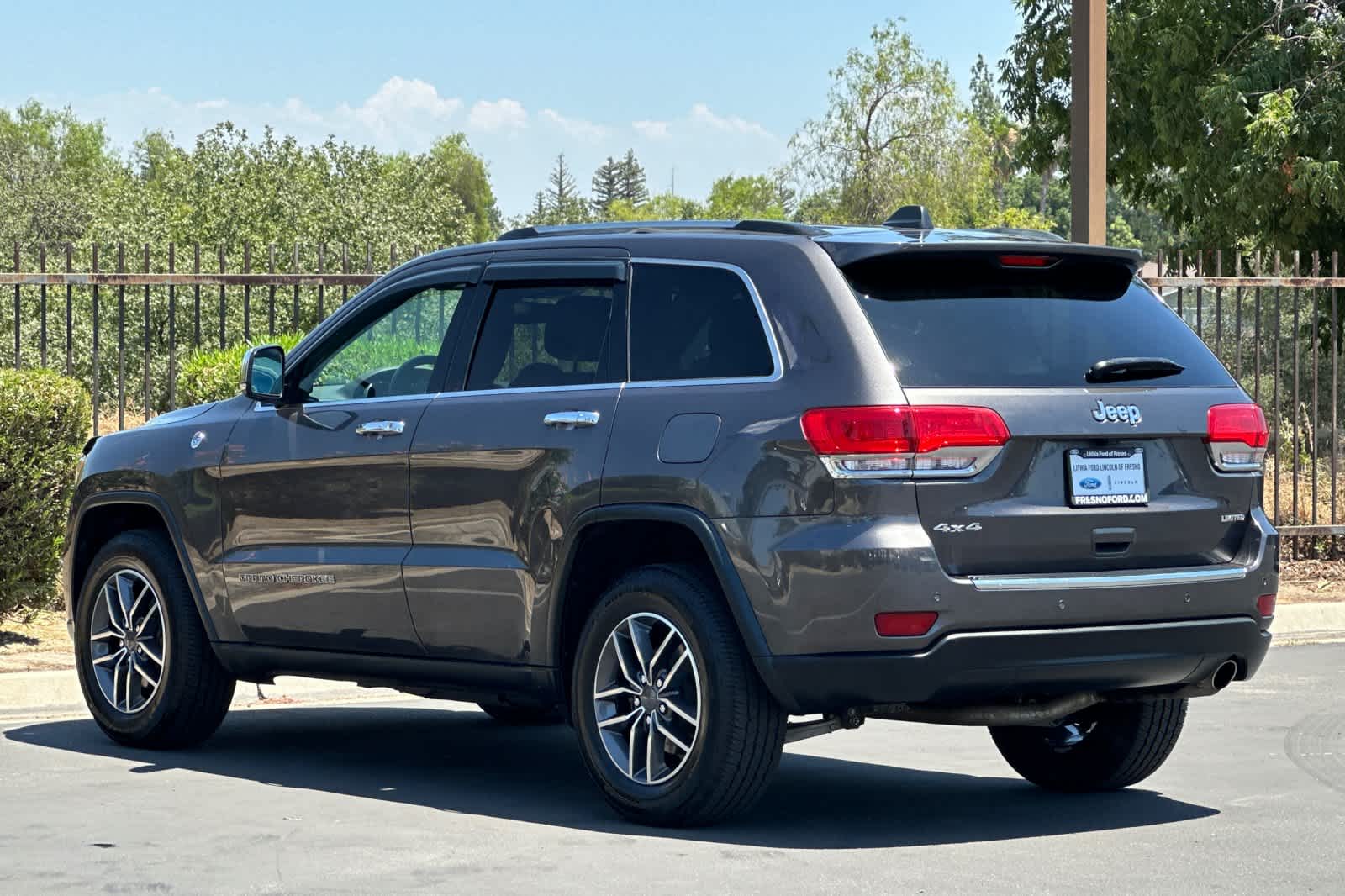 Thumbnail: 2019 Jeep Grand Cherokee - 6