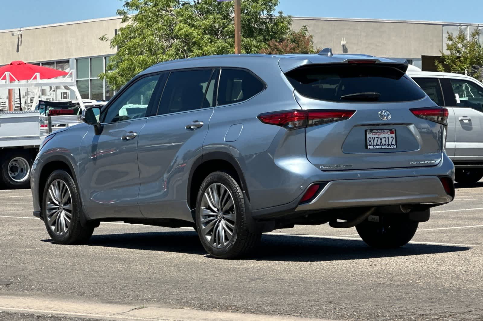 Thumbnail: 2022 Toyota Highlander - 5