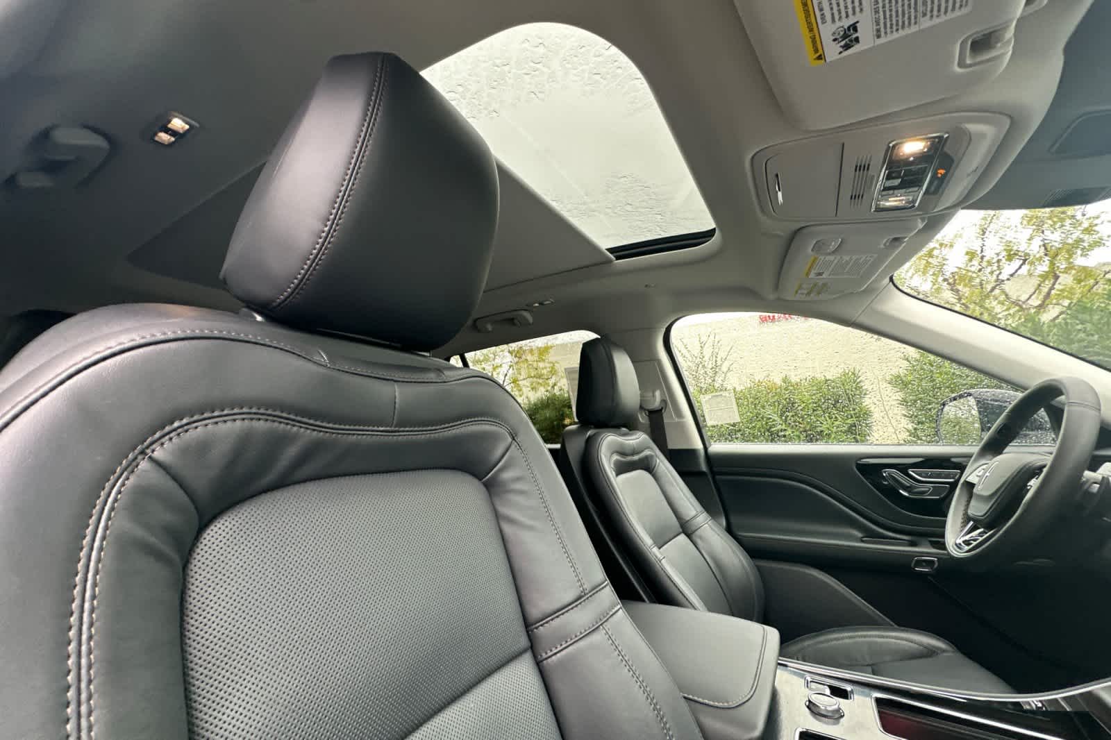 Thumbnail: 2026 Lincoln Aviator - 19