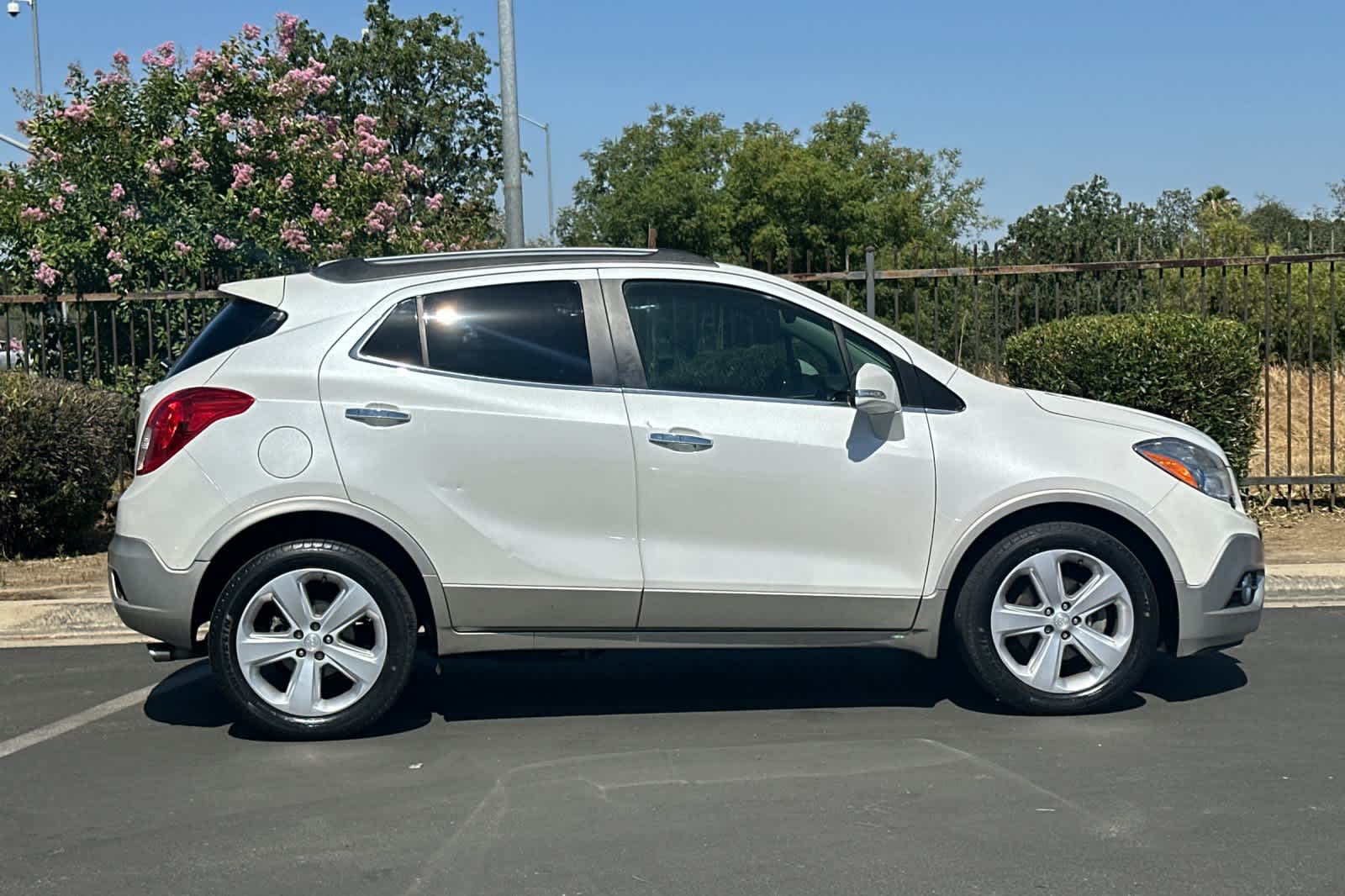 Thumbnail: 2015 Buick Encore - 8