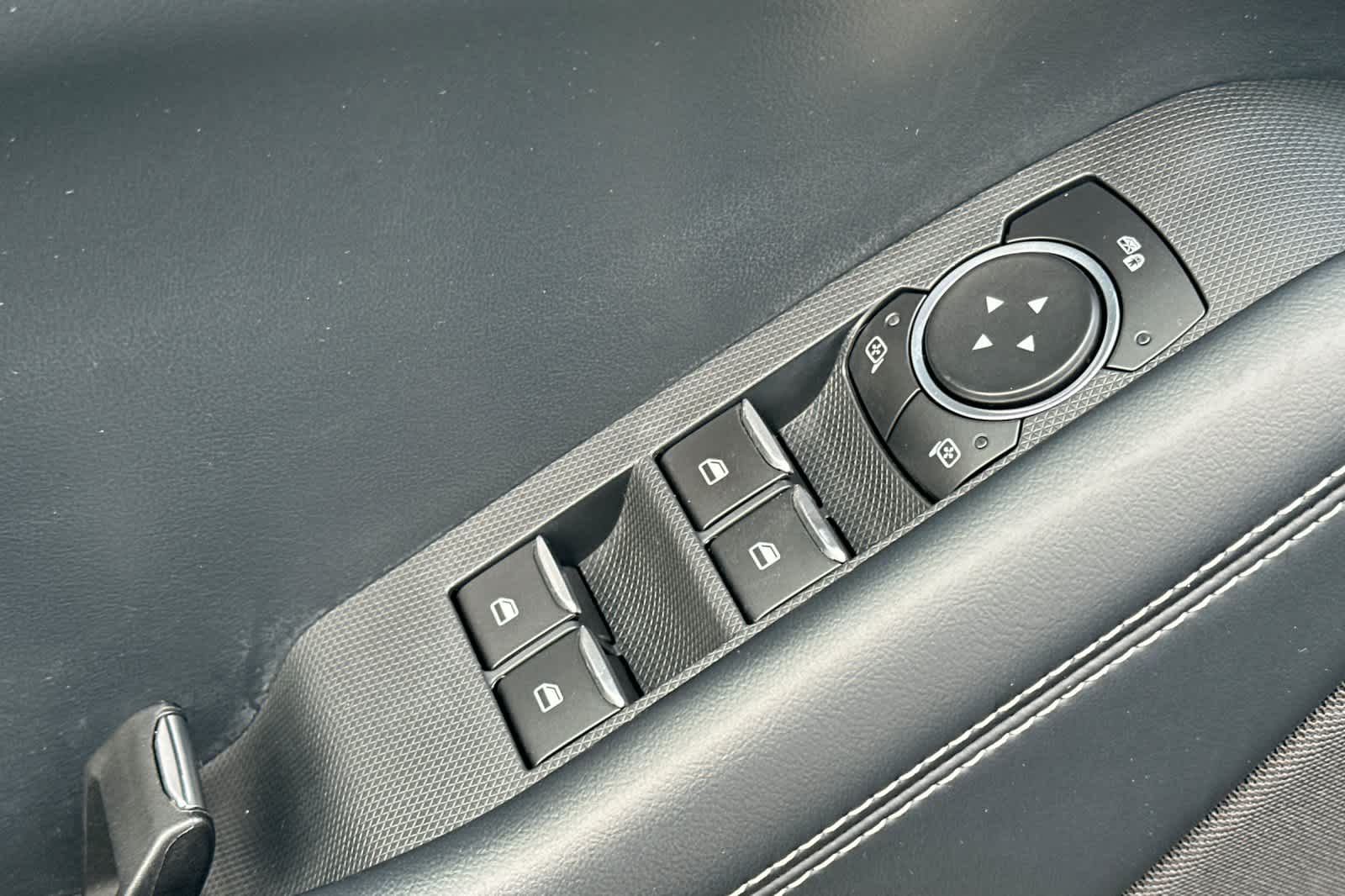 Thumbnail: 2022 Ford Mustang Mach-E - 14