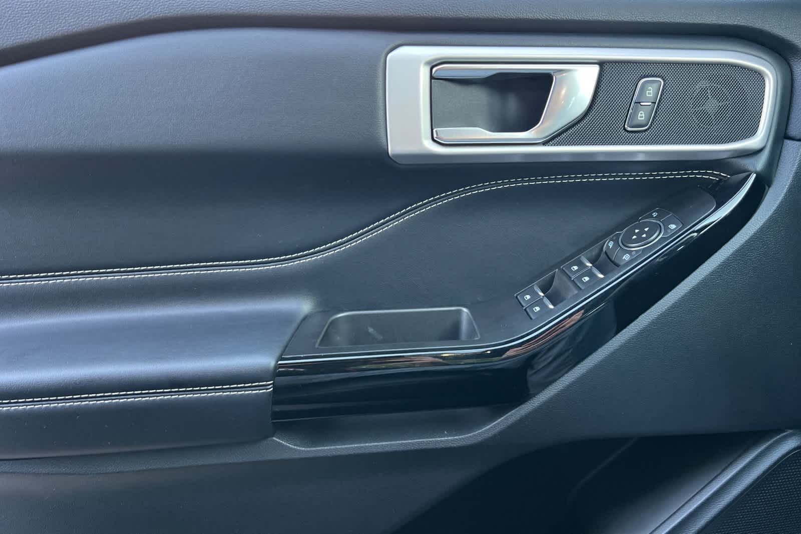 Thumbnail: 2022 Ford Explorer - 13