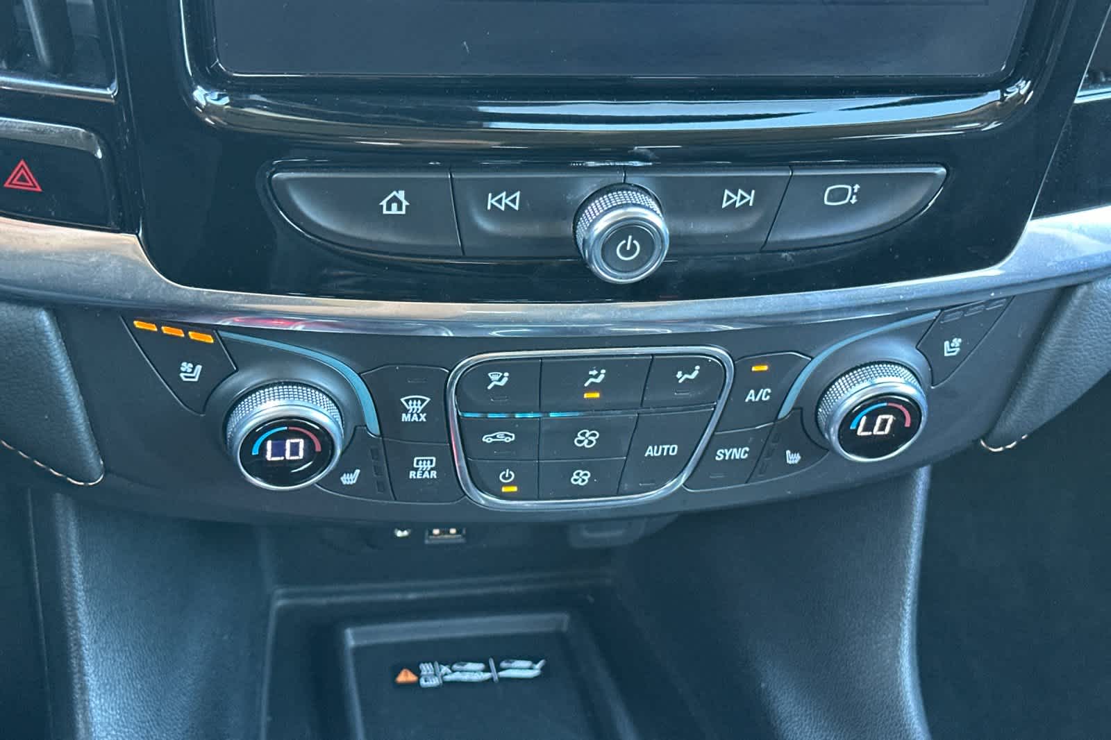 Thumbnail: 2021 Chevrolet Traverse - 19