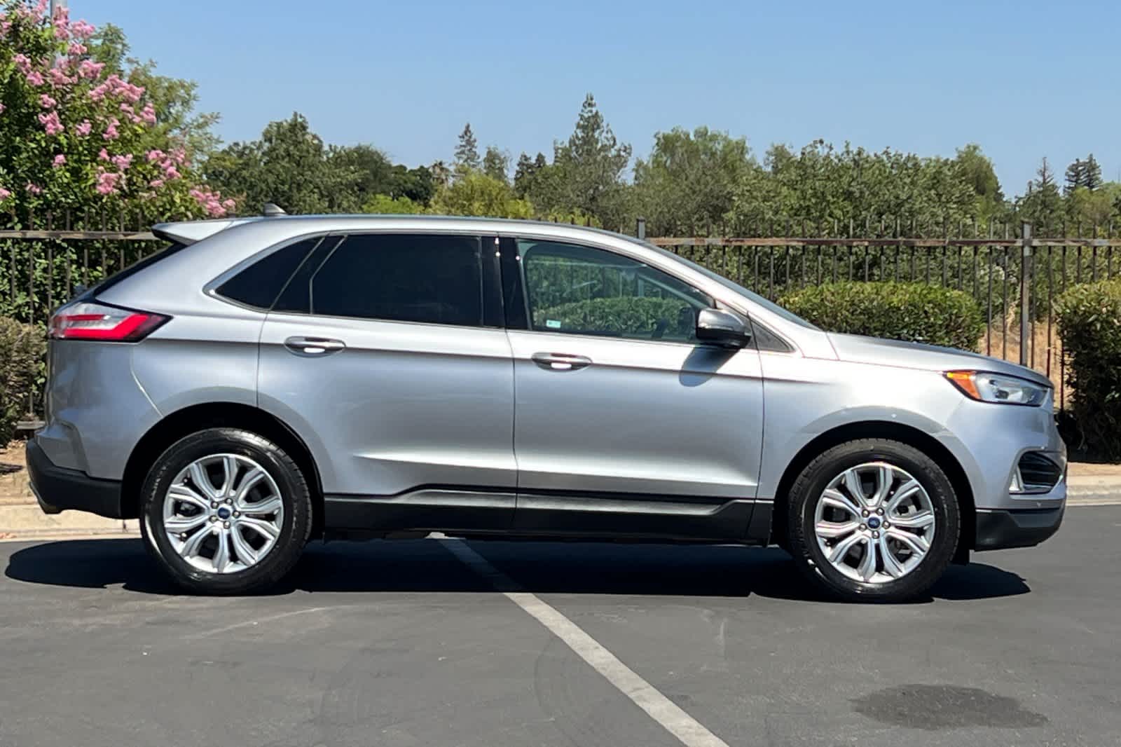 Thumbnail: 2022 Ford Edge - 9