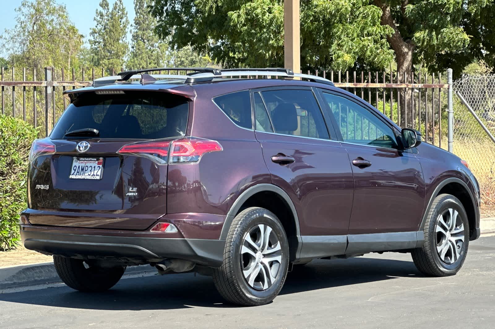 Thumbnail: 2018 Toyota RAV4 - 2