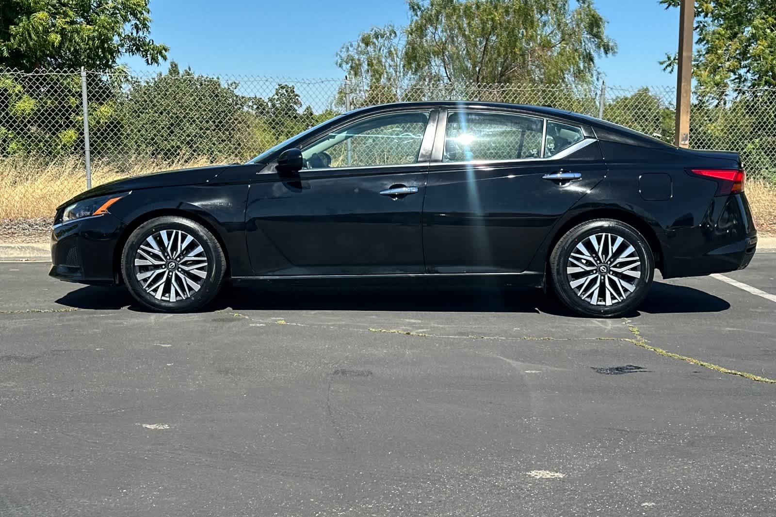Thumbnail: 2023 Nissan Altima - 5