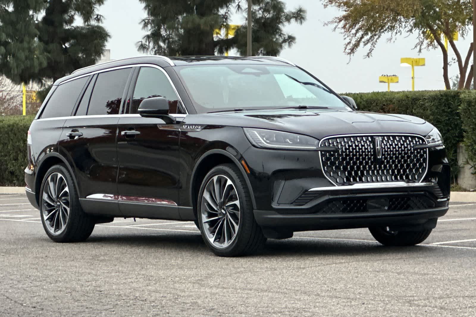 Thumbnail: 2026 Lincoln Aviator - 10